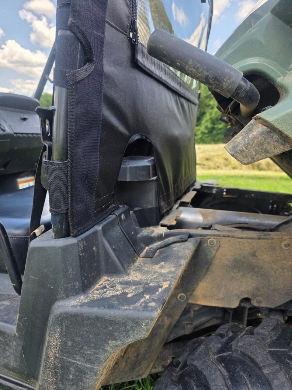 John Deere Gator 550/560/590 - Soft Back Panel with Mesh/Vinyl Window - Image 4