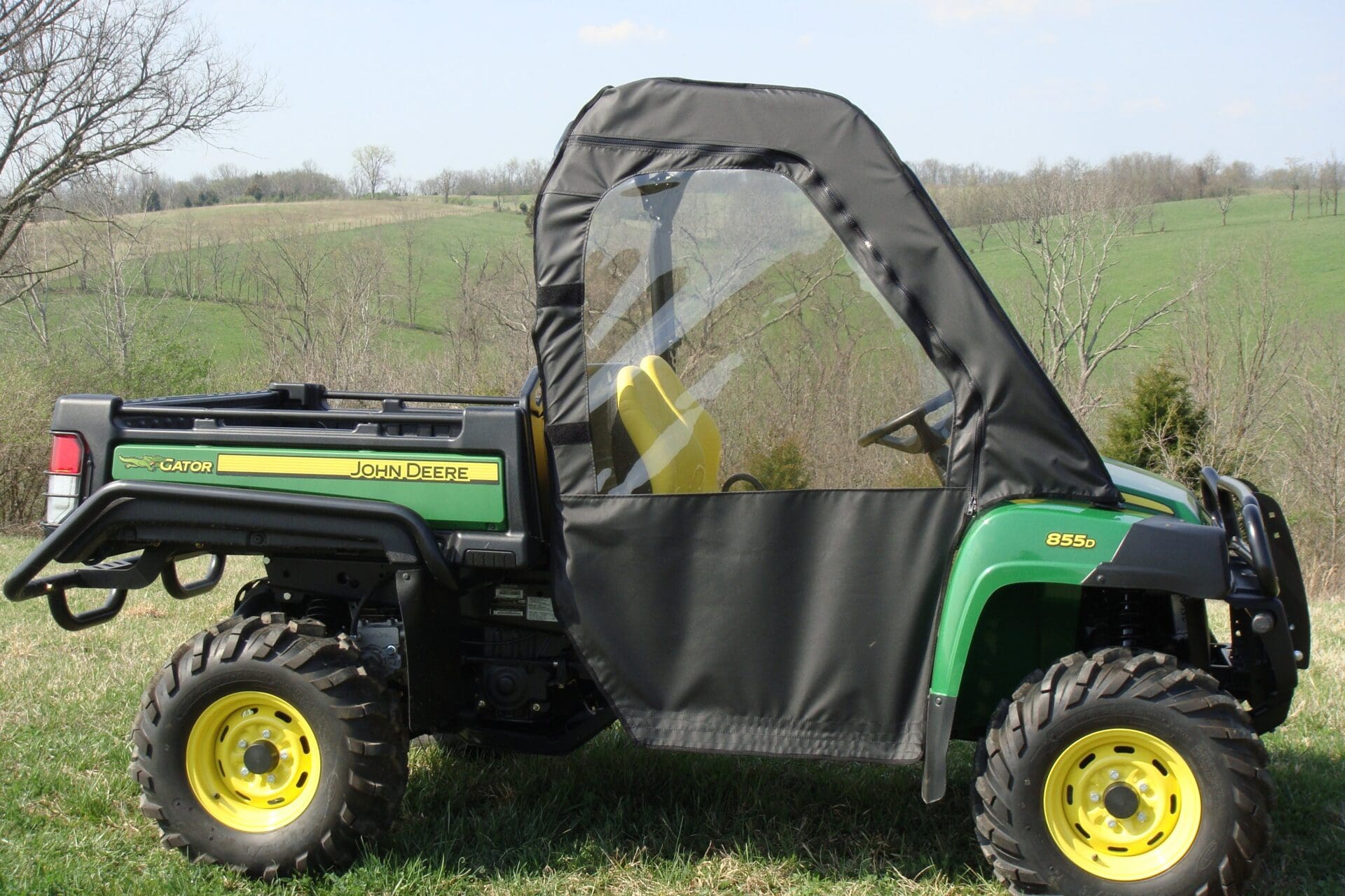 Green utility vehicle with soft doors