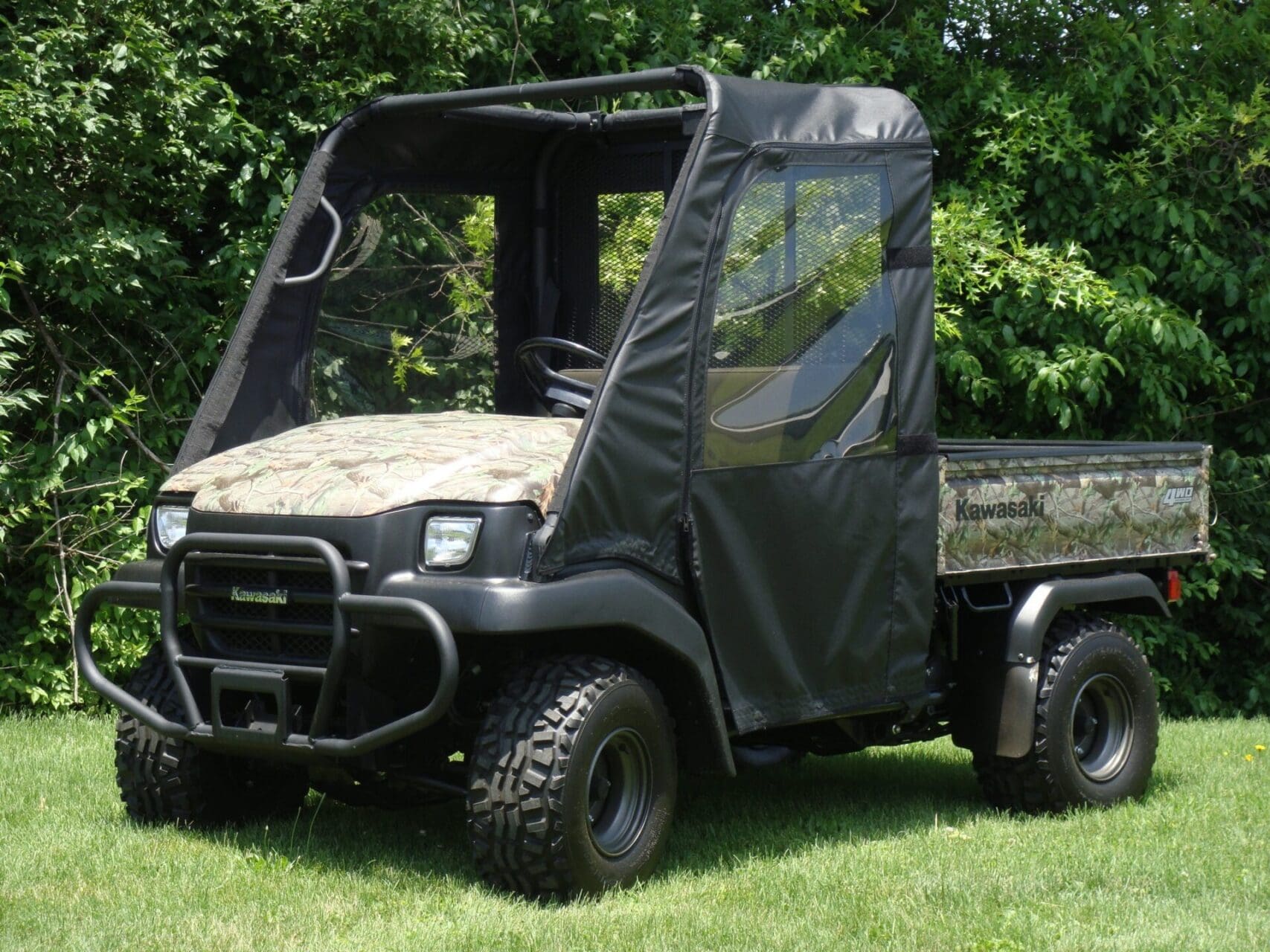 Utility side-by-side UTV with cargo bed