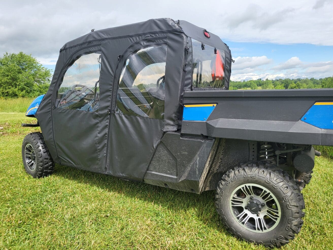 New Holland 850 Crew - Door/Rear Window Combo